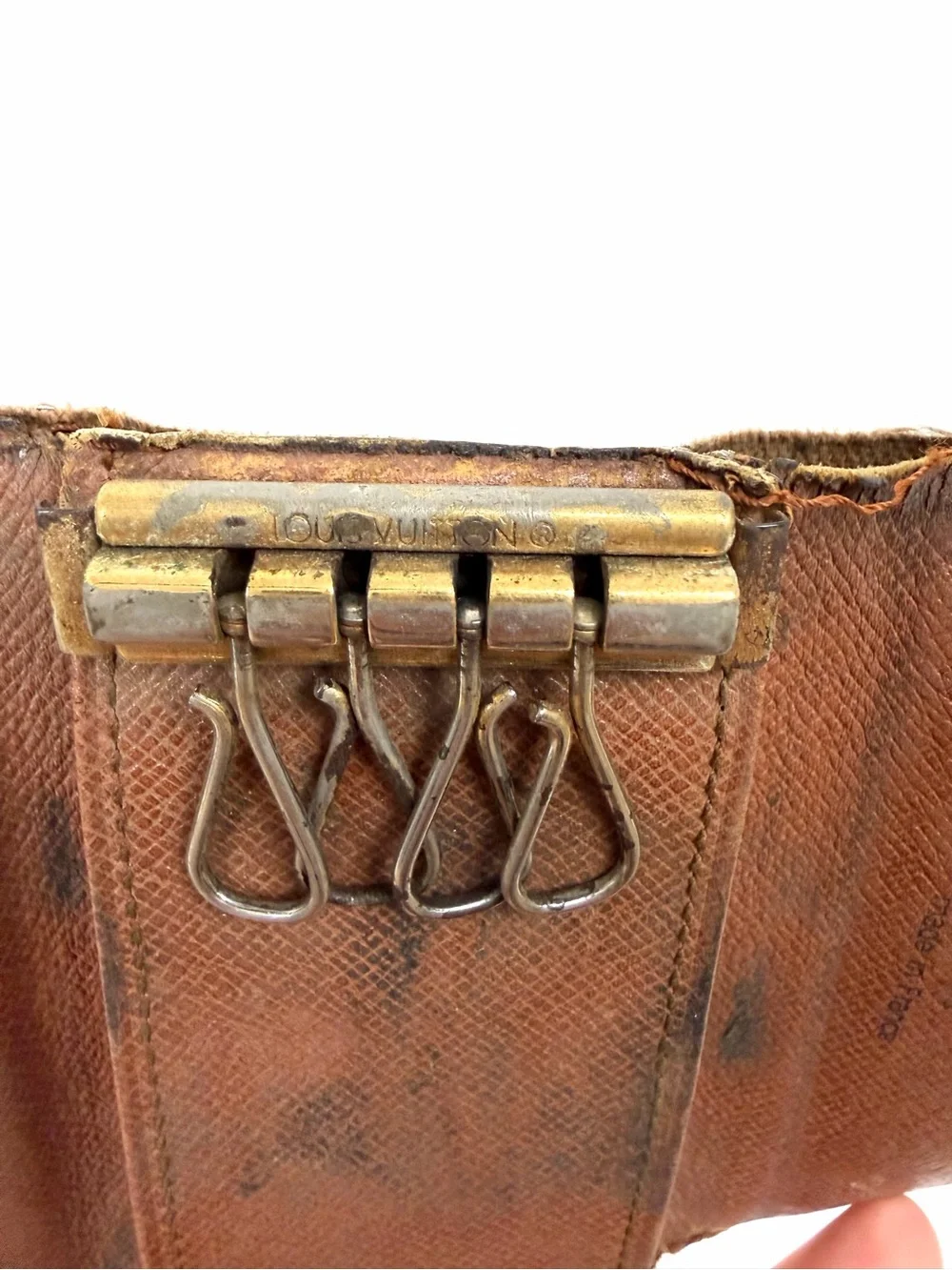 Authentic Louis Vuitton Monogram 4 Key Holder Case
